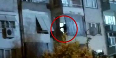 Gözü Dönen Baba Oğlunu Öldüresiye Dövdü!