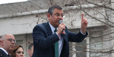 Özgür Özel'den Ramazan ayı gafı: Mitingdekiler neye uğradığını şaşırdı