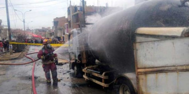 Peru'da Çukura Düşen Yakıt Tankeri Patladı