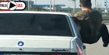 Akılalmaz Yolculuk! Vücudun Yarısını Camdan Çıkardı!