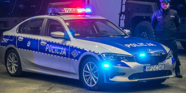 Polonya Polisi Üzerine Yürüyen Saldırganı Vurarak Etkisiz Hale Getirdi