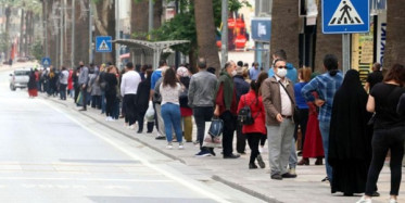 PTT Şubesi Önünde 500 Metrelik Kuyruk