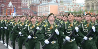 Rusya'dan Zafer Bayramı'nda Kızıl Meydan'da Coşkulu Kutlamalar