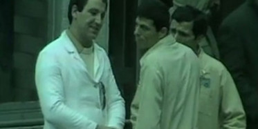 Savaş Ay'ın Eczacı Kılığında Yaptığı Muhabbet