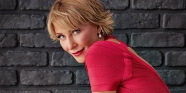 Reklam filmi için bateri çalmayı öğrenen Gülse Birsel'e övgü dolu yorumlar yağdı