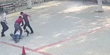 Veli Öğretmeni Darp Etti