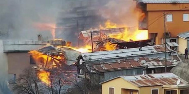 Rize'de Evler Peş Peşe Yandı!