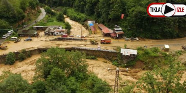 Rize'deki Sağanak Hayatı Felç Etti