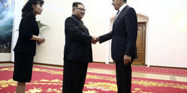 Lavrov, Kim’e ‘Gizli Eşya Kutusu’ Hediye Etti