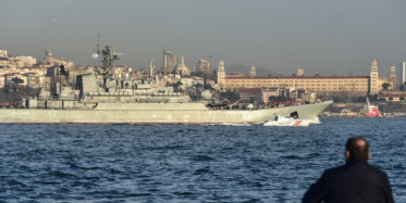 İstanbul Boğazı'ndan Geçen Rus Savaş Gemisinde Skandal Görüntü