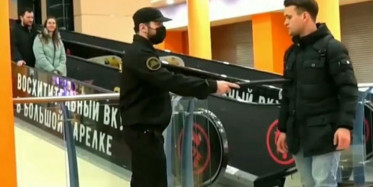 Rusya'da Maske Kullanmayanlara 'Dayak' Şakası