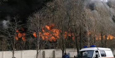 Rusya'da Tarihi Fabrikada Korkutan Yangın