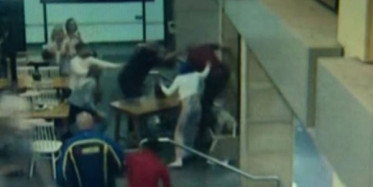 Avustralya'da Başörtülü Hamile Bir Kadına Saldırı!