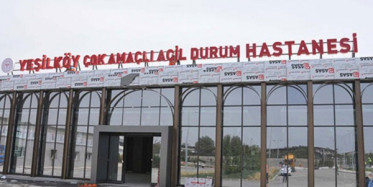İstanbul'daki Coronavirüsle Mücadele Hastanesinin Tabelası Konuldu
