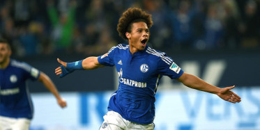 Sane Tüm Rakiplerini İp Gibi Dizerek Golünü Attı!