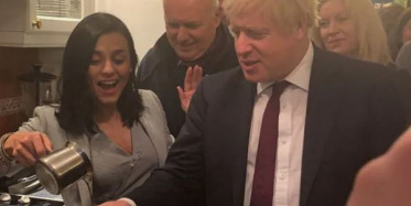Şarkıcı Eylem İngiltere Başbakanı Boris Johnson'a Türk Kahvesi Yaptı