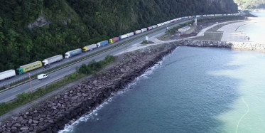 Sarp Sınır Kapısı’nda 15 Kilometrelik Tır Kuyruğu