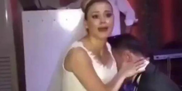 Daha Kötü Çok Az Şey Gördüm! Kendi Düğünlerinde Hiç Kimseden Utanmayıp Yılan Dansı Yapan Çift