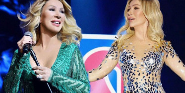 Seda Sayan Konserde Giydiği Transparan Elbise İle Dikkat Çekti