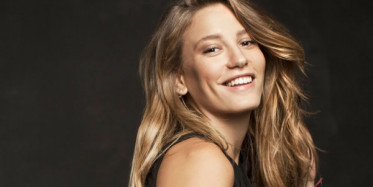 Serenay Sarıkaya'nın Kıyafeti Olay Oldu!