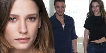 Serenay Sarıkaya’nın Canlı Yayındaki Konuşma Tarzı Dikkat Çekti