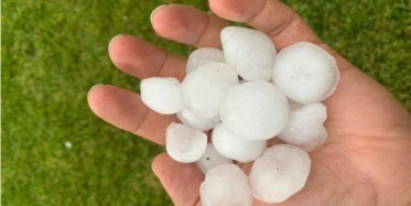 Silivri'de Ceviz Büyüklüğünde Dolu Yağdı