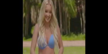 Güzel Kız Gülmeye Başladı Herkes Şok Oldu!