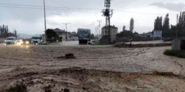 Sivas Sağanak Yağış Sele Neden Oldu 