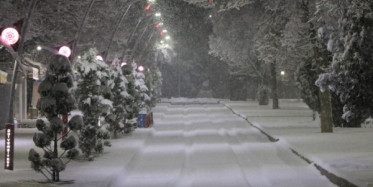  Kent Merkezinde Kar Kalınlığı 35 Santimetreye Ulaştı