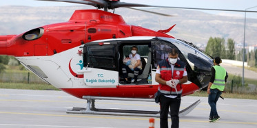 Sivas'ta Zatürre Hastası Minik Meliha Bebek İçin Ambulans Helikopter Havalandı