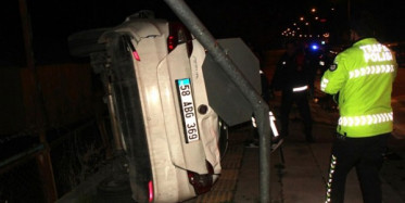 Sivas'ta Trafik Kazası: 1 Polis Yaşamını Yitirdi