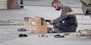 Sokağa Çıkma Yasağını Duymayan Boyacı Müşteri Bekledi