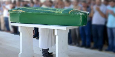 Sosyal medyayı karıştıran video: Ölü adamın üzerine çıkıp dans etti