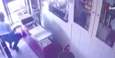 Fatih’te Susturucu Tabanca ile Kuyumcu Soygunu