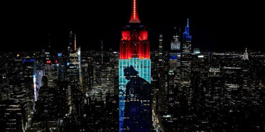 Star Wars’ın karakterleri ışık oyunlarıyla Empire State Binası'na yansıtıldı!