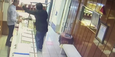 Sultanbeyli'de Kuyumcu Dükkanına Biber Gazlı Gasp! Kuyumcu Neye Uğradığını Şaşırdı