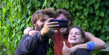 Survivor 2020'nin Mavi Takımı Fotoğraf Çekmeye Doyamadı