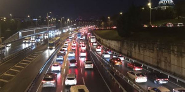 Kısıtlamaların Ardından İstanbul'da Trafik Yoğunluğu
