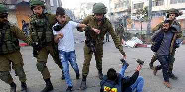 Teravih Namazı Çıkışında İsrail Polisinden Müdahale!