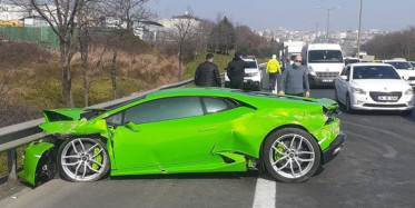 Trafik Canavarı Lüks Aracını Parçaladı!