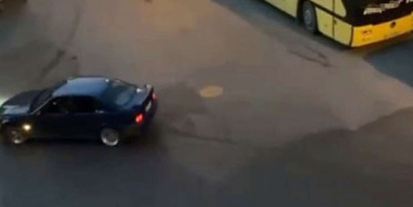 Trafikte Drift Yapan Adamın Ehliyetine El Konuldu: İşte O Anlar