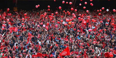 İran Türklerinden Tribün Şov!