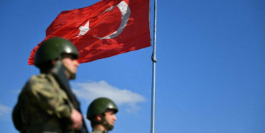 Türk Komandosu Irak'ın Kuzeyinde PKK Mağarasına Girdi