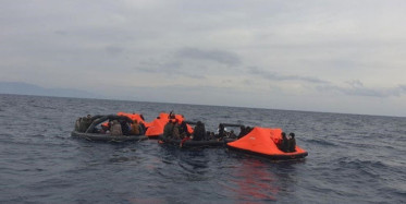Türk Sahil Güvenliğini Gören Göçmenlerden Türkiye Mutluluğu