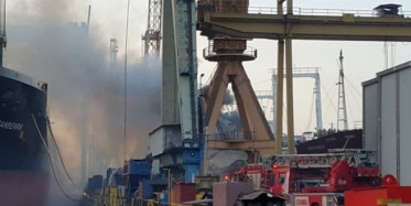 Tuzla'daki Tersanede Yangın Çıktı