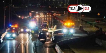 ABD'de bir Uçak Otobana İndi