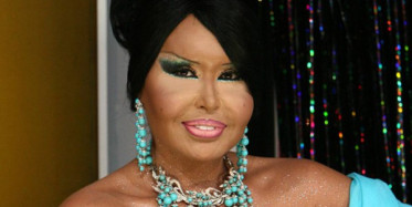 Makyajsız Yakalanan Bülent Ersoy Koşarak Kaçmaya Çalıştı!