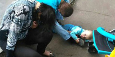 Sapkın Aile Bebeklerini Parkta Götürüp Geleceğini Kararttılar!