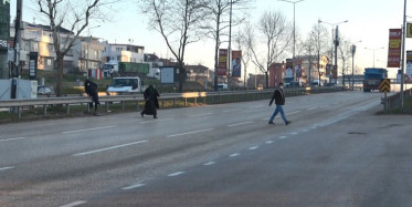 Üst Geçit Kullanmayan Kadın Canından Oldu