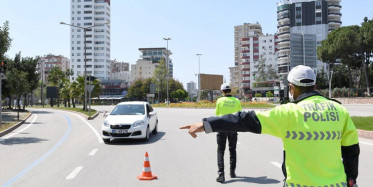 Uzmanlar Kısıtlamalardan Muaf Olanlara Tepki Gösterdi!